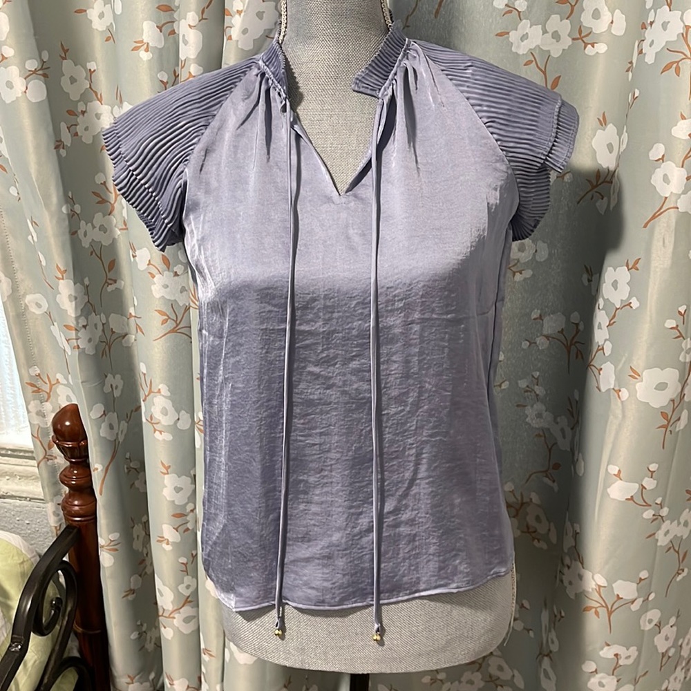 Ann Taylor NWT satin pleated  blouse sz XXSP
